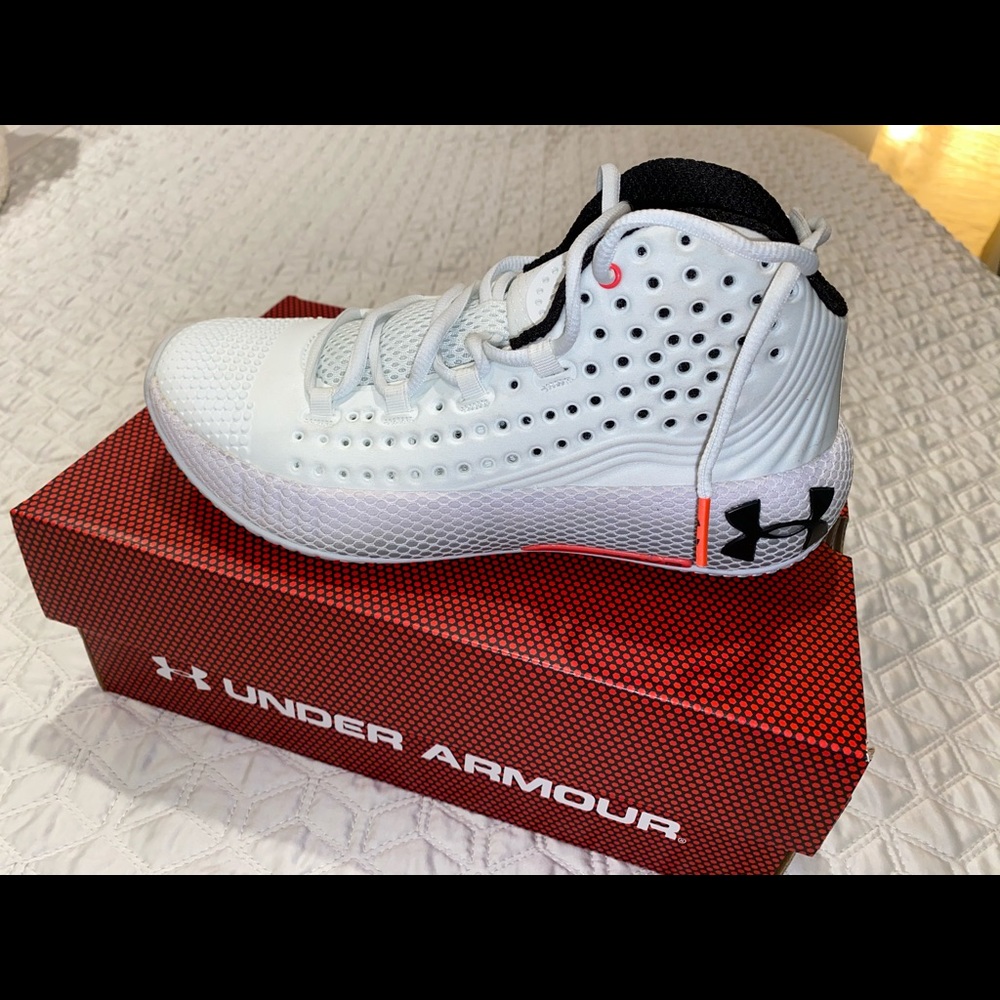 Under Armour Women's size 7 Hovr Havoc 2